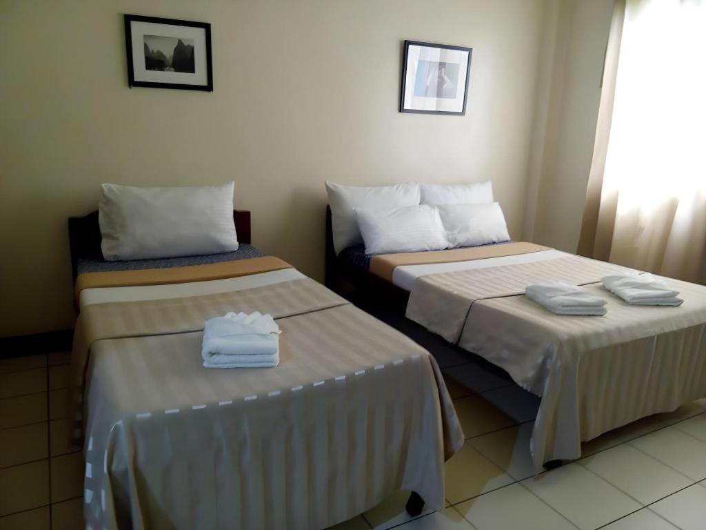 El Haciendero Private Hotel Iloilo City Luaran gambar