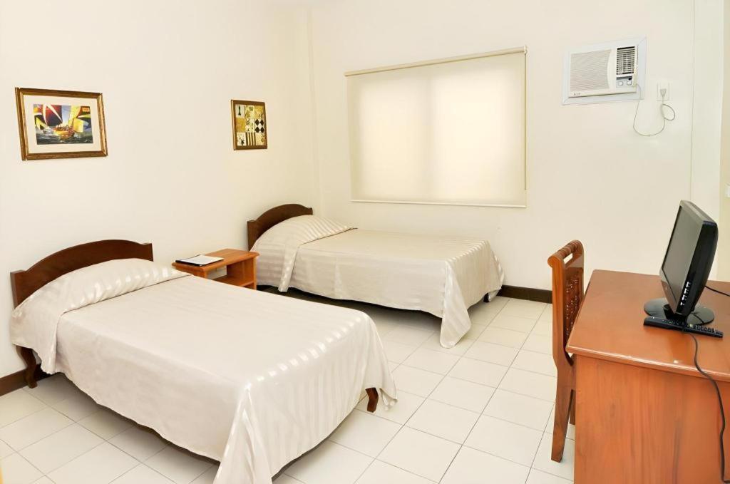 El Haciendero Private Hotel Iloilo City Luaran gambar