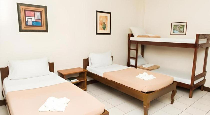 El Haciendero Private Hotel Iloilo City Luaran gambar