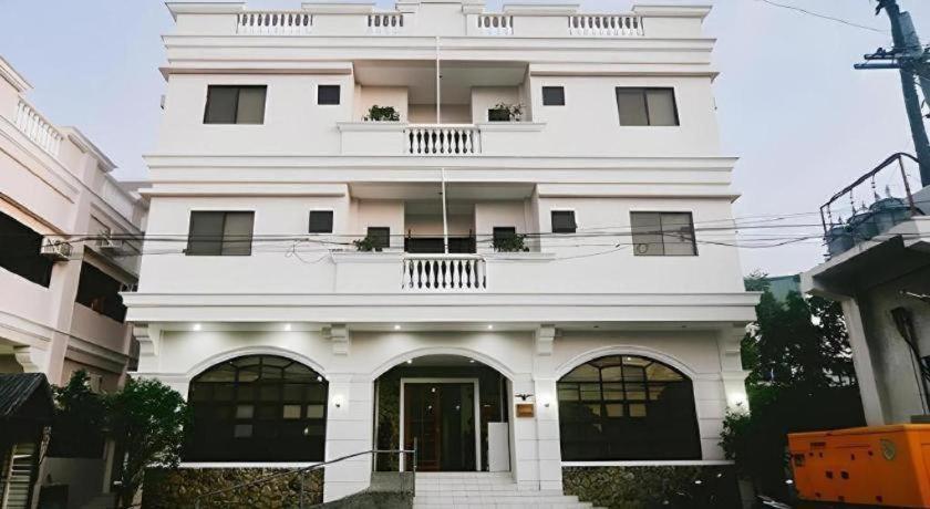 El Haciendero Private Hotel Iloilo City Luaran gambar