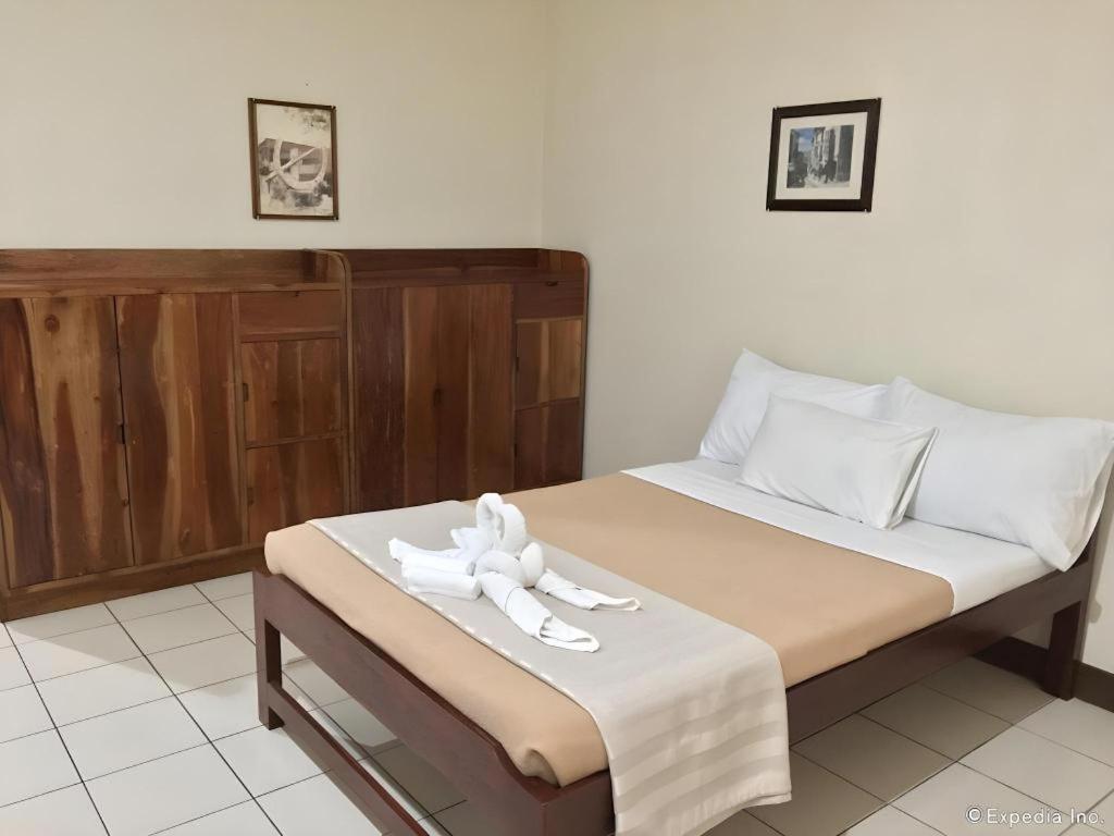 El Haciendero Private Hotel Iloilo City Luaran gambar