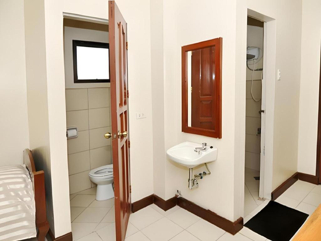 El Haciendero Private Hotel Iloilo City Luaran gambar