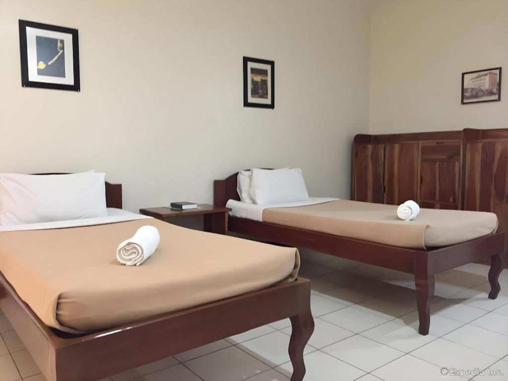 El Haciendero Private Hotel Iloilo City Luaran gambar