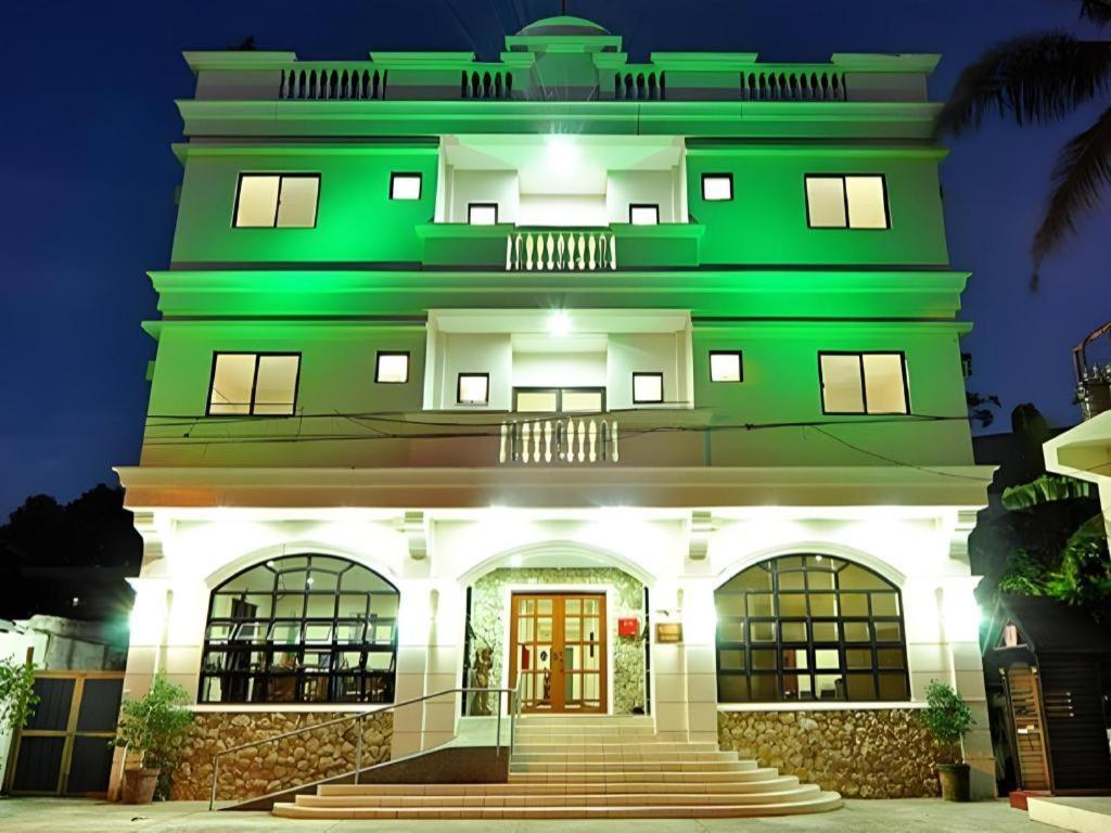 El Haciendero Private Hotel Iloilo City Luaran gambar